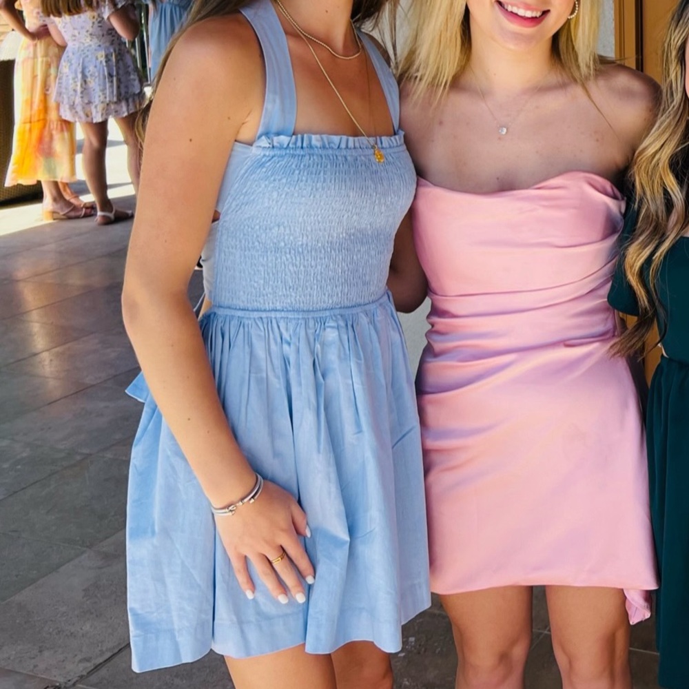 Criss-cross backless blue dress